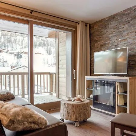 Chalet Apartment With Pool 아파트 *