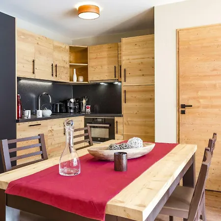 아파트 Chalet Apartment With Pool