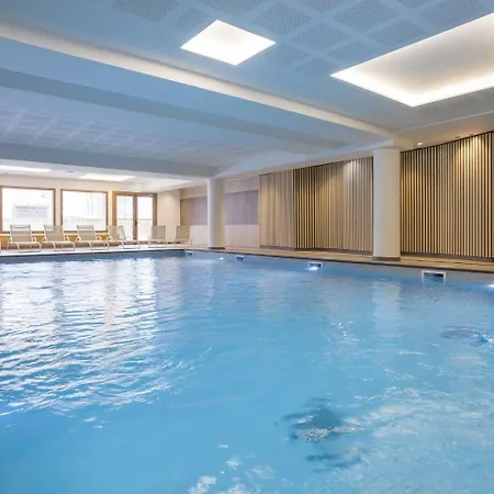 Chalet Apartment With Pool 아파트
